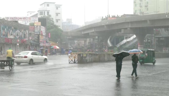 রাজধানীতে স্বস্তির বৃষ্টি, কমেছে ভ্যাপসা গরম