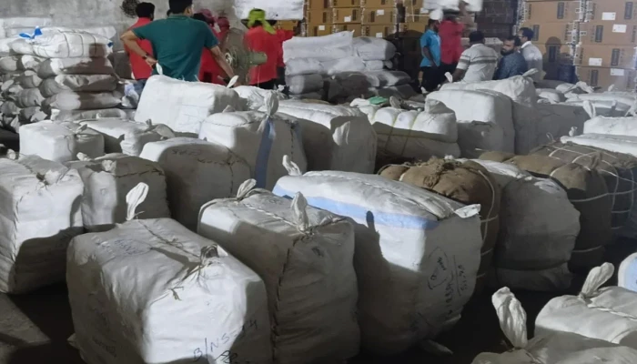 বেনাপোল বন্দরে ভুয়া ঘোষণায় আনা ৬ কোটি টাকার ভারতীয় পণ্য জব্দ