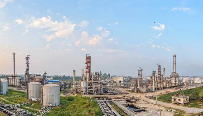 ক্রুড অয়েল সংকটে ইস্টার্ন রিফাইনারি, মালয়েশিয়া থেকে জরুরি আমদানির উদ্যোগ