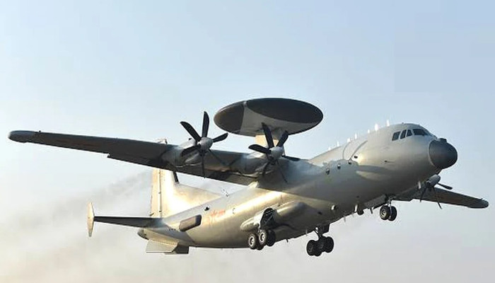 দক্ষিণ এশিয়ার আকাশে শক্তির নতুন ভারসাম্য: চীন থেকে অত্যাধুনিক ‘কেজে-৫০০’ স্টিলথ ডিটেক্টর বিমান আনছে পাকিস্তান